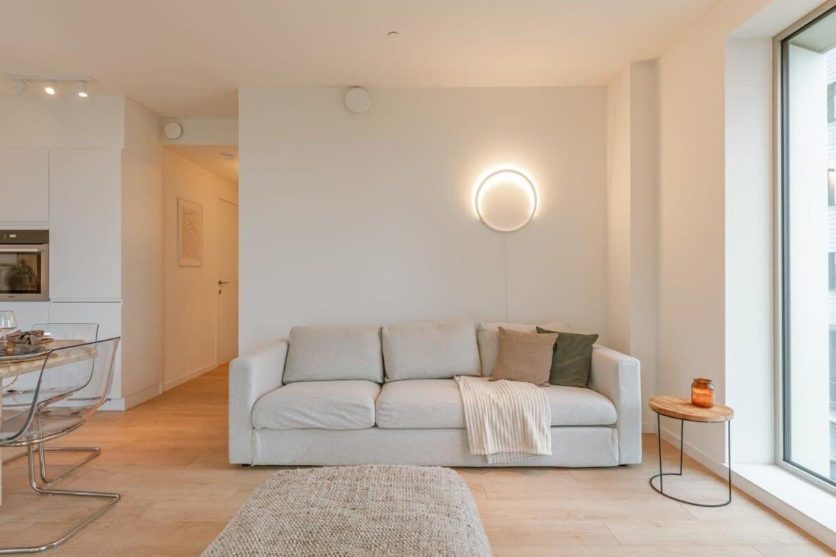 Huswell - Beautiful In The Heart Of Antwerpen